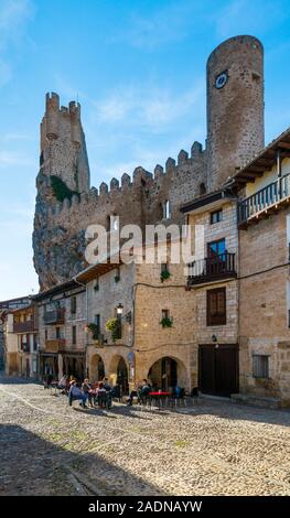 Frías castello (XII-XV secolo), Frias village, Las Merindades, Burgos, Castilla y Leon, Spagna, Europa Foto Stock