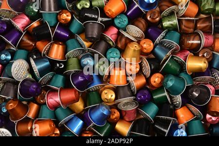 Usate le cialde di caffè capsule texture di sfondo pattern Foto Stock