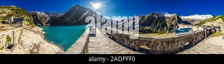 Gelmer lago vicino dal Grimselpass nelle Alpi svizzere, Gelmersee, Svizzera. Foto Stock