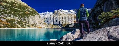 Gelmer lago vicino dal Grimselpass nelle Alpi svizzere, Gelmersee, Svizzera Oberland Bernese, Svizzera. Foto Stock