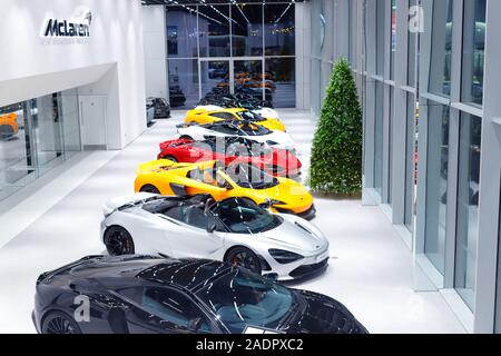 All'interno del nuovo showroom Mclaren a Leeds Foto Stock