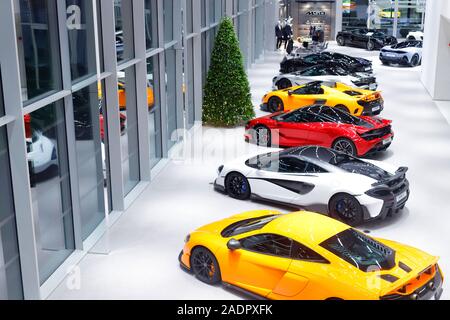 All'interno del nuovo showroom Mclaren a Leeds Foto Stock