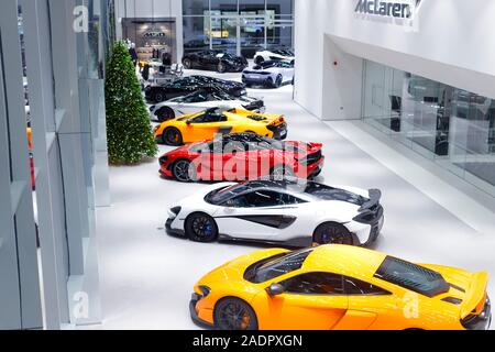 All'interno del nuovo showroom Mclaren a Leeds Foto Stock