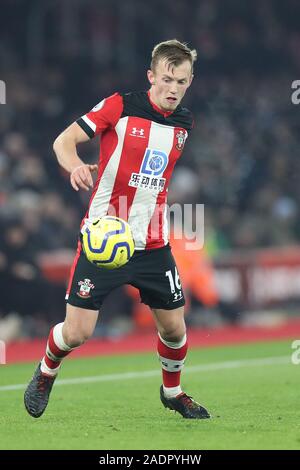 SOUTHAMPTON, Inghilterra - dicembre 4th Southampton centrocampista James Ward-Prowse in azione durante il match di Premier League tra Southampton e Norwich City presso il St Mary's Stadium, Southampton il Mercoledì 4 dicembre 2019. (Credit: Jon Bromley | MI News) solo uso editoriale Credito: MI News & Sport /Alamy Live News Foto Stock