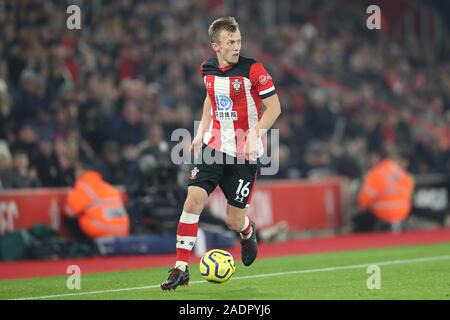 SOUTHAMPTON, Inghilterra - dicembre 4th Southampton centrocampista James Ward-Prowse in azione durante il match di Premier League tra Southampton e Norwich City presso il St Mary's Stadium, Southampton il Mercoledì 4 dicembre 2019. (Credit: Jon Bromley | MI News) solo uso editoriale Credito: MI News & Sport /Alamy Live News Foto Stock