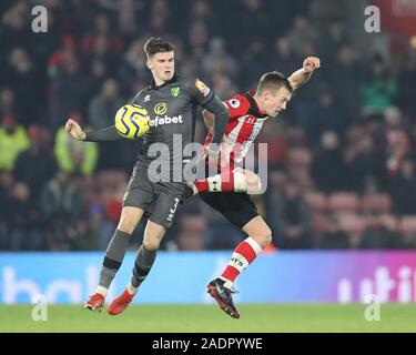 SOUTHAMPTON, Inghilterra - dicembre 4th Norwich City defender Sam Byram in actionSouthampton centrocampista James Ward-Prowse durante il match di Premier League tra Southampton e Norwich City presso il St Mary's Stadium, Southampton il Mercoledì 4 dicembre 2019. (Credit: Jon Bromley | MI News) solo uso editoriale Credito: MI News & Sport /Alamy Live News Foto Stock