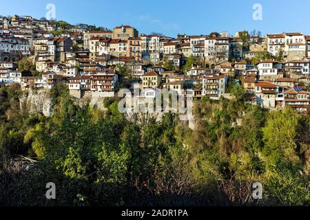 VELIKO TARNOVO, BULGARIA - Aprile 9, 2017: Panorama della città di Veliko Tarnovo, Bulgaria Foto Stock