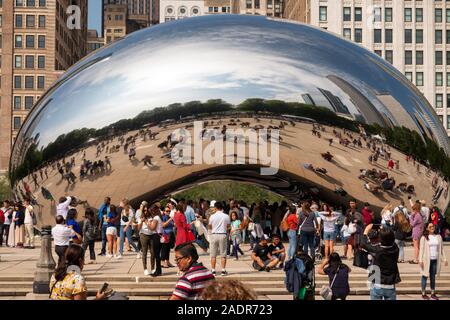 Cloud Gate scultura in Millennium Park Chicago Illinois Foto Stock