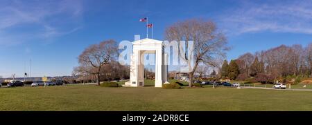 Blaine, Washington - Nov 27, 2019 : La pace arch confine. Arco della Pace del confine tra il Canada e gli Stati Uniti rappresentano la più lunga del mondo indifesi confine. Foto Stock