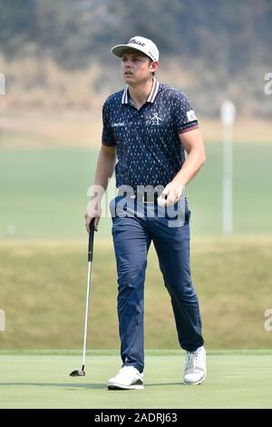 Sydney, Nuovo Galles del Sud, Australia. 5 dicembre 2019; la Australian Golf Club, Sydney, Nuovo Galles del Sud, Australia; PGA Tour Australasia, l'Australian Open di golf tournament giorno 1; Cameron Smith di Australia dopo il suo putt sul foro 7 - Editoriale usare carte di credito: Azione Plus immagini di sport/Alamy Live News Foto Stock