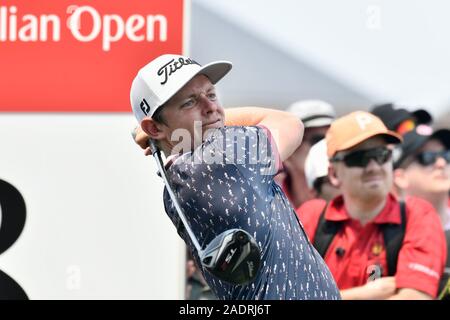 Sydney, Nuovo Galles del Sud, Australia. 5 dicembre 2019; la Australian Golf Club, Sydney, Nuovo Galles del Sud, Australia; PGA Tour Australasia, l'Australian Open di golf tournament giorno 1; Cameron Smith di Australia guarda il suo tee-shot sul foro 8 - Editoriale usare carte di credito: Azione Plus immagini di sport/Alamy Live News Foto Stock