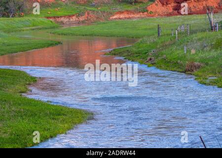 Il Belle Fourche fiume in Devils Tower National Monument, Wyoming Foto Stock