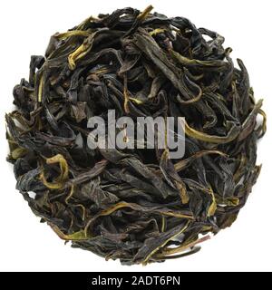 Zhong Ping aroma al gelsomino DanCong Guandong tè Oolong in forma rotonda isolato Foto Stock