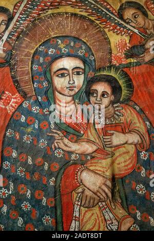 Etiopia, Amhara Region, Bahir Dar, Lago Tana Zege Penisola, C XIV Ura Kidane Mehret Chiesa, tradizionale dipinto della Madonna e Bambino Foto Stock