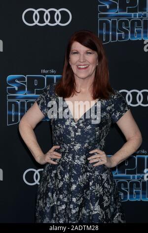 Los Angeles, CA. 4° dic, 2019. Kate Flannery presso gli arrivi per spie IN DISGUISE Premiere, El Capitan theater, Los Angeles, CA 4 dicembre 2019. Credito: Priscilla concedere/Everett raccolta/Alamy Live News Foto Stock