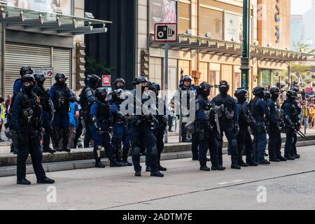 HongKong - Dicembre 01, 2019: Polizia sulla dimostrazione durante le proteste del 2019, una serie di manifestazioni a Hongkong iniziato come la legge Anti-Extradition Amendment Bill (Anti-ELAB) movimento. Foto Stock