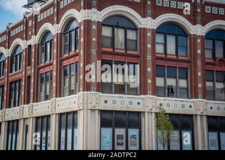 Leonard Simons edificio, costruito nel 1915 e di proprietà di Wayne State University. Woodward Avenue, Detroit la strada principale di Detroit, Michigan, Stati Uniti d'America Foto Stock