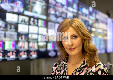 Alison Comyn, irlandese giornalista televisivo ed emittente. Ha attualmente presenta Sky News dal mondo su Sky News. Fotografato a Sky Studios in Osterley, Foto Stock