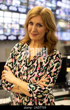 Alison Comyn, irlandese giornalista televisivo ed emittente. Ha attualmente presenta Sky News dal mondo su Sky News. Fotografato a Sky Studios in Osterley, Foto Stock