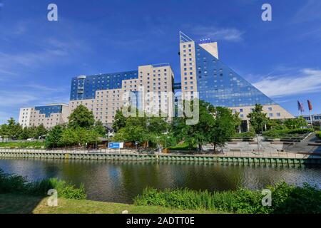 Estrel Hotel, Sonnenallee Neukölln, Berlino, Deutschland Foto Stock