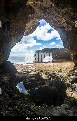 Archi Talava, archi di roccia, South Pacific Niue Foto Stock