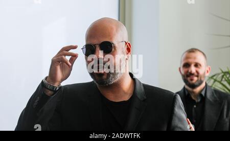 Napoli, campania, Italy. 5 Dic, 2019. 05/12/2019 Napoli, presso l'Hotel Vesuvio questa mattina la presentazione di Marco D'Amore è l'Immortale e tutto il cast di attori. Credito: Fabio Sasso/ZUMA filo/Alamy Live News Foto Stock