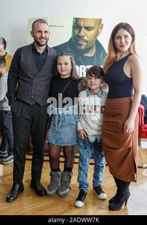 Napoli, campania, Italy. 5 Dic, 2019. 05/12/2019 Napoli, presso l'Hotel Vesuvio questa mattina la presentazione di Marco D'Amore è l'Immortale e tutto il cast di attori. Credito: Fabio Sasso/ZUMA filo/Alamy Live News Foto Stock