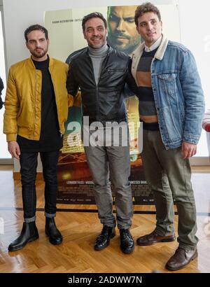 Napoli, campania, Italy. 5 Dic, 2019. 05/12/2019 Napoli, presso l'Hotel Vesuvio questa mattina la presentazione di Marco D'Amore è l'Immortale e tutto il cast di attori. Credito: Fabio Sasso/ZUMA filo/Alamy Live News Foto Stock