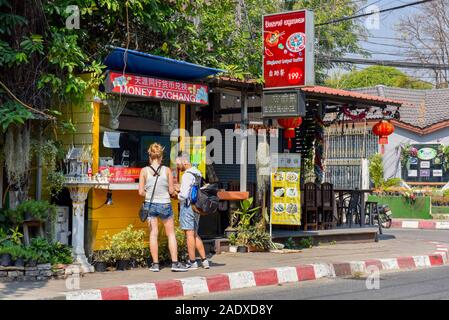 Cambio valuta , stand di Chiang Mai, Thailandia Foto Stock