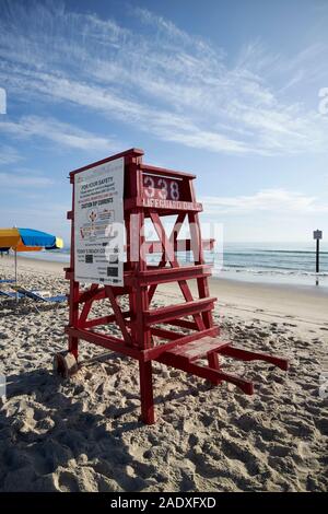 Bagnino vuoto sedile e condizioni del mare poster mattina presto daytona beach florida usa Foto Stock
