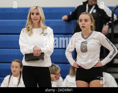 Azione di pallavolo con Burley vs Bonneville High School, a Coeur d'Alene, Idaho. Foto Stock