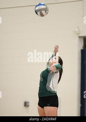 Azione di pallavolo con Burley vs Bonneville High School, a Coeur d'Alene, Idaho. Foto Stock