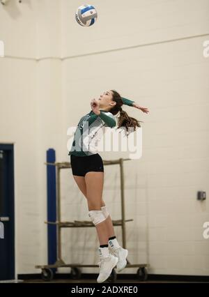 Azione di pallavolo con Burley vs Bonneville High School, a Coeur d'Alene, Idaho. Foto Stock