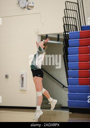Azione di pallavolo con Burley vs Bonneville High School, a Coeur d'Alene, Idaho. Foto Stock
