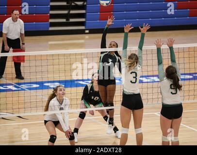 Azione di pallavolo con Burley vs Bonneville High School, a Coeur d'Alene, Idaho. Foto Stock