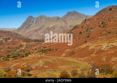 Langdale Pikes. Da sinistra a destra - Pike of Stickle, Loft roccioso, e Harrison Stickle, Lake District, Inghilterra Foto Stock