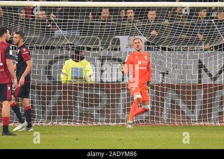 Cagliari, Italia. 05 Dic, 2019. robin olsen di cagliari calcio durante Cagliari vs Sampdoria, Italiano TIM Cup Championship in Cagliari, Italia, Dicembre 05 2019 Credit: Indipendente Agenzia fotografica/Alamy Live News Foto Stock