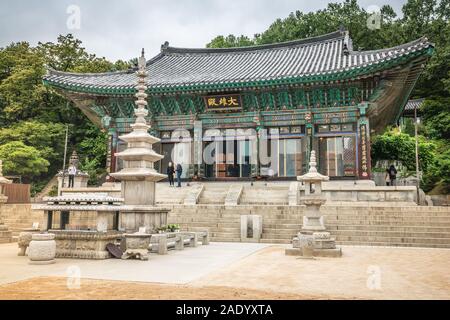 Seoul COREA , 20 settembre 2019 : Bongeunsa hall principale o Daewoongjeon un tempio buddista nel quartiere di Gangnam Seoul COREA DEL SUD Foto Stock