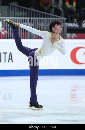 Torino, Italia. 5 Dic, 2019. Jin Boyang della Cina compete durante gli uomini di breve programma presso l'ISU Grand Prix di Pattinaggio di Figura Final 2019 a Torino, Italia, Dicembre 5, 2019. Credito: Cheng Tingting/Xinhua/Alamy Live News Foto Stock