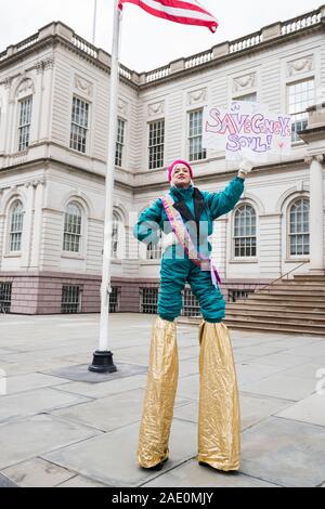 New YorkCity, New York - Dicembre 05, 2019: protesta per salvare Coney Island, le piccole imprese, fasi del Municipio Foto Stock
