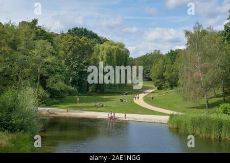 Ententeich, Rudolph-Wilde-parco Stadtpark, Schöneberg, Tempelhof-Schöneberg, Berlino, Deutschland Foto Stock