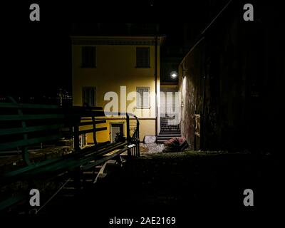 Scena notturna a Nesso un villaggio sul lago di Como Foto Stock