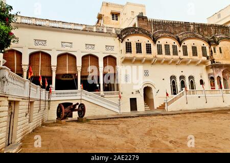 Il castello di Mandawa, Jhunjhunu, Shekhawati, Rajasthan, India, Asia Foto Stock