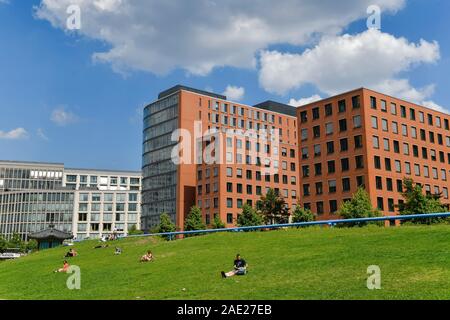 Tilla-Durieux-Park, Bürohäuser, Gabriele-Tergit-Promenade, Potsdamer Platz, nel quartiere Mitte di Berlino, Deutschland Foto Stock