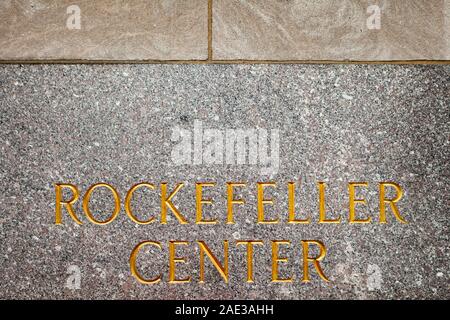 La città di NEW YORK, Stati Uniti d'America - 14 Aprile 2011: Digital Signage dal Rockfeller Center, New York, Stati Uniti d'America. Foto Stock