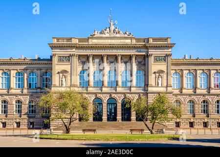 La facciata principale del Palais Universitaire, uno stile neo-rinascimentale palazzo costruito sotto l'impero tedesco, che ospita l'Università di Strasburgo. Foto Stock