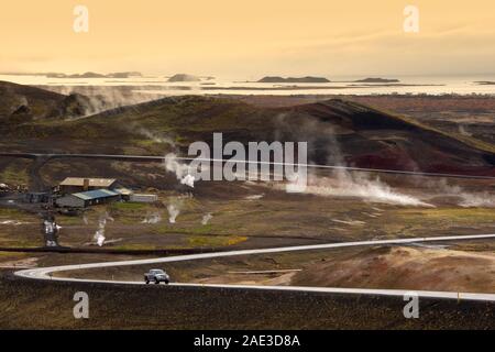 Energia geotermica paesaggio vicino Reykjahlid e Lago Myvatn nel nord dell'Islanda. Foto Stock