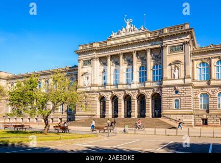 La facciata principale del Palais Universitaire, uno stile neo-rinascimentale palazzo costruito sotto l'impero tedesco, che ospita l'Università di Strasburgo. Foto Stock