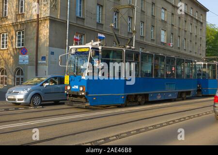 Trasporto pubblico Tram Cracovia Polonia Unione europea Europa orientale Città Foto Stock