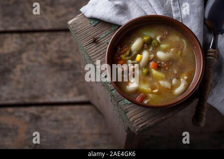 Zuppa di verdure e carni macinate Foto Stock